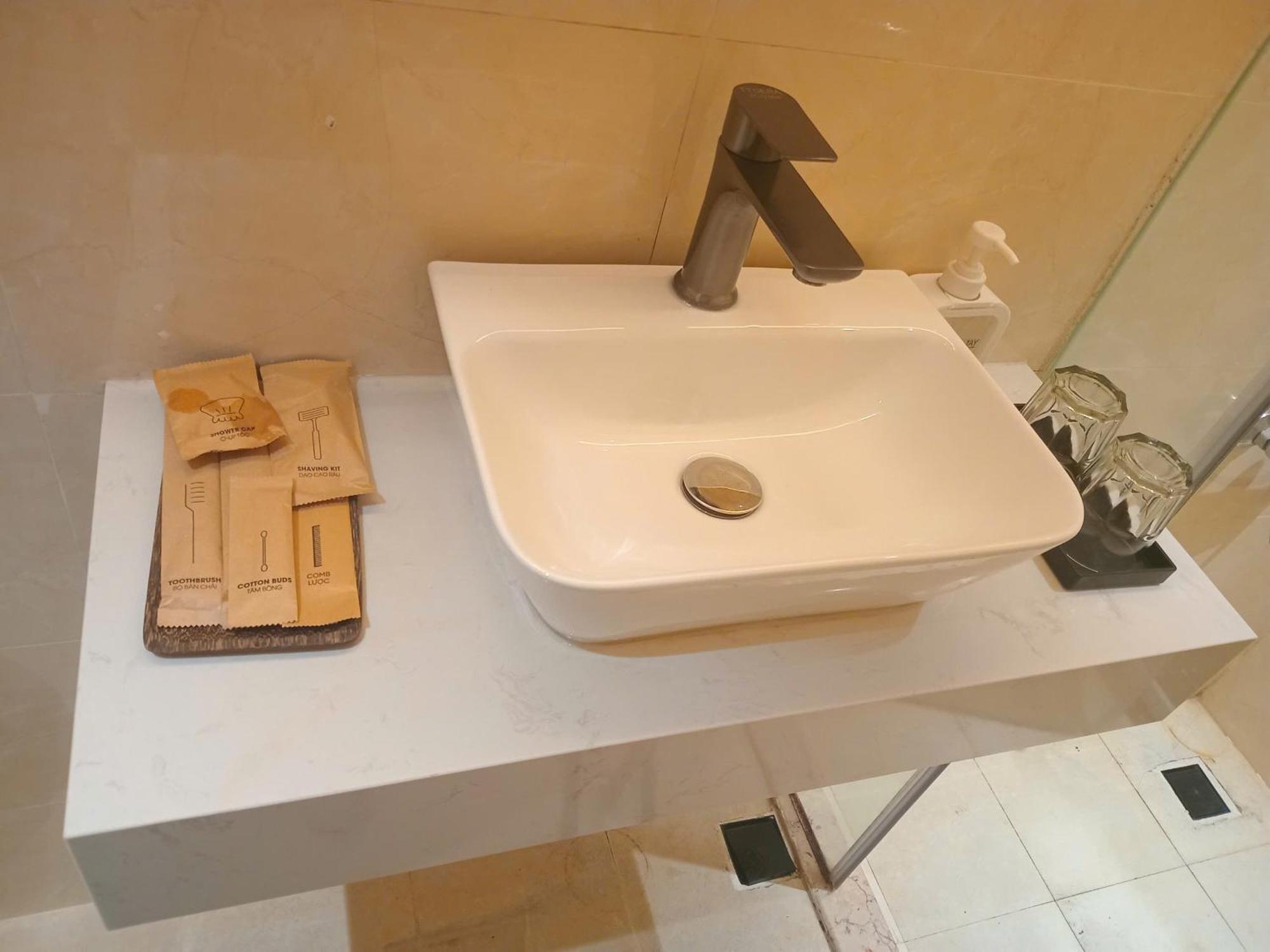 Haoni Luxury * TP. Hồ Chí Minh